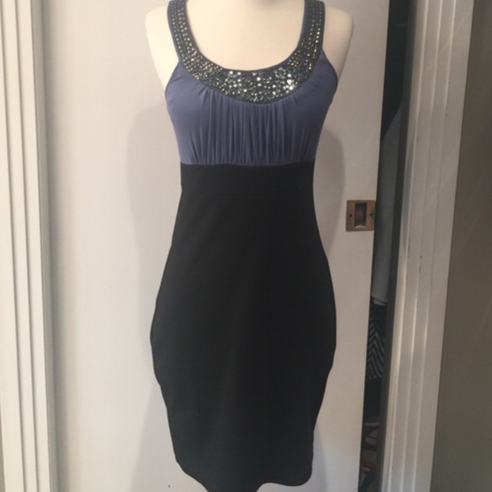 SOPRANO Fitted dress with embellished neckline
